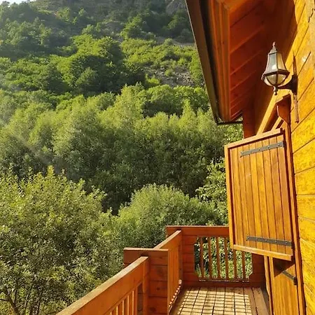 Bois Au Coeur Des Pyrenees Ariegeoises *