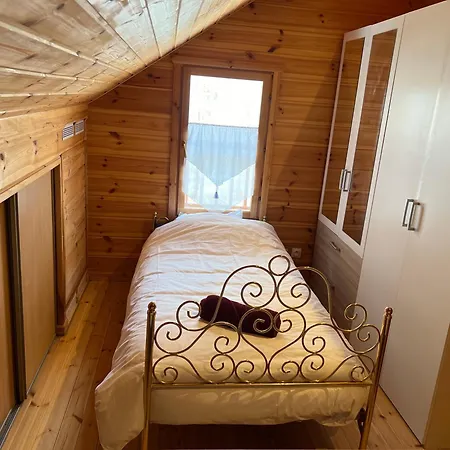 Bois Au Coeur Des Pyrenees Ariegeoises