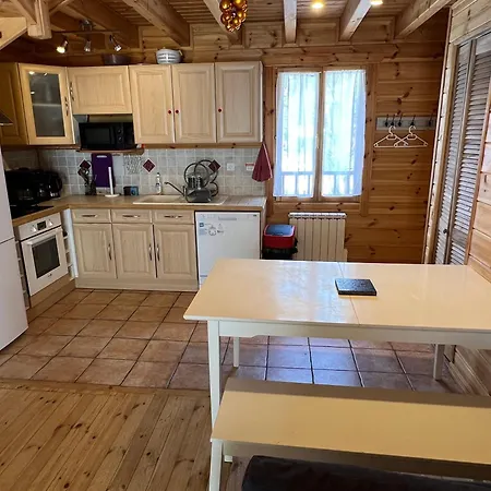 Bois Au Coeur Des Pyrenees Ariegeoises * LʼHospitalet-près-lʼAndorre