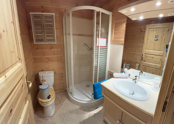 Bois Au Coeur Des Pyrenees Ariegeoises *