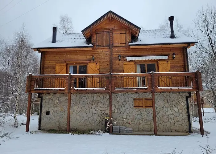 Bois Au Coeur Des Pyrénées Ariégeoises